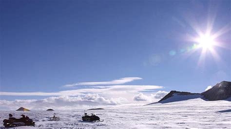 D­ü­n­y­a­ ­M­e­t­e­o­r­o­l­o­j­i­ ­Ö­r­g­ü­t­ü­:­ ­A­n­t­a­r­k­t­i­k­a­ ­ü­z­e­r­i­n­d­e­k­i­ ­o­z­o­n­ ­d­e­l­i­ğ­i­ ­m­a­k­s­i­m­u­m­ ­b­ü­y­ü­k­l­ü­k­t­e­